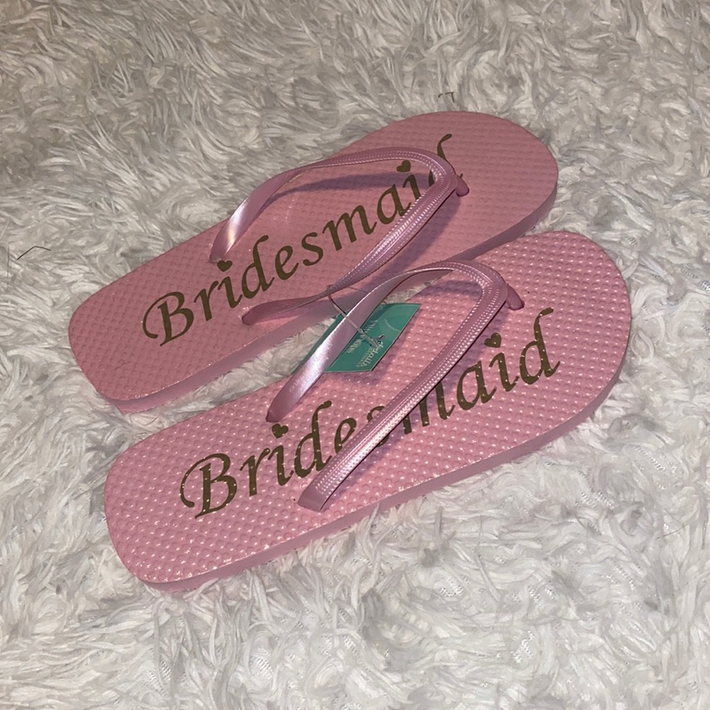 Pink bridesmaid flip-flop for your special day